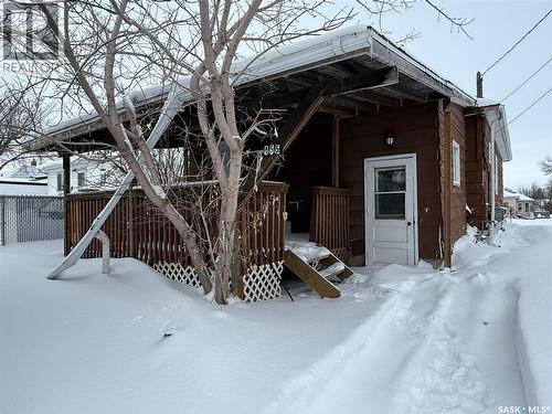 455 4Th Avenue E, Melville, SK - Outdoor