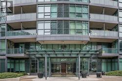 202 - 231 FORT YORK BOULEVARD  Toronto, ON M5V 1B2