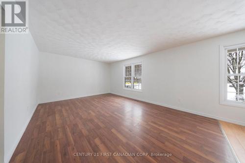 6 Spartan Drive, Brantford, ON - Indoor Photo Showing Other Room