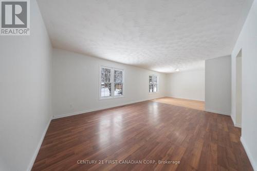 6 Spartan Drive, Brantford, ON - Indoor Photo Showing Other Room