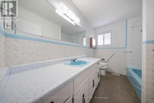 6 Spartan Drive, Brantford, ON - Indoor Photo Showing Bathroom