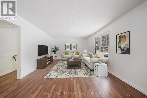 virtually staged - 6 Spartan Drive, Brantford, ON - Indoor Photo Showing Living Room