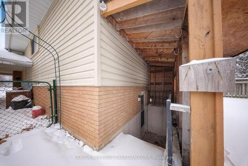 6 Spartan Drive, Brantford, ON - Outdoor With Exterior