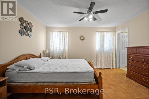 17 Andrika Court, Mississauga, ON - Indoor Photo Showing Bedroom