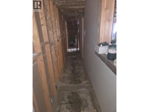 1381 3B Highway, Warfield, BC - Indoor Photo Showing Other Room