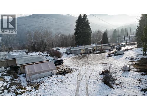 1381 3B Highway, Warfield, BC - Outdoor