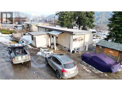First house - 1381 3B Highway, Warfield, BC - Outdoor