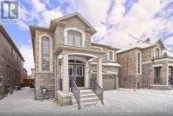 48 FARRINGDON CRESCENT  Brampton, ON L7A 0B7