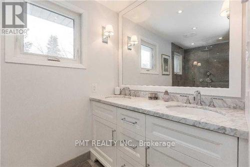 754 Dack Boulevard, Mississauga, ON - Indoor Photo Showing Bathroom