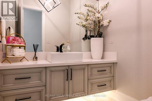 2110 Stonehouse Crescent, Mississauga, ON - Indoor Photo Showing Bathroom