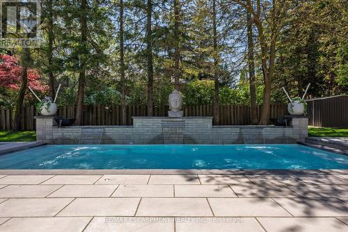 2110 Stonehouse Crescent, Mississauga, ON - Outdoor With In Ground Pool