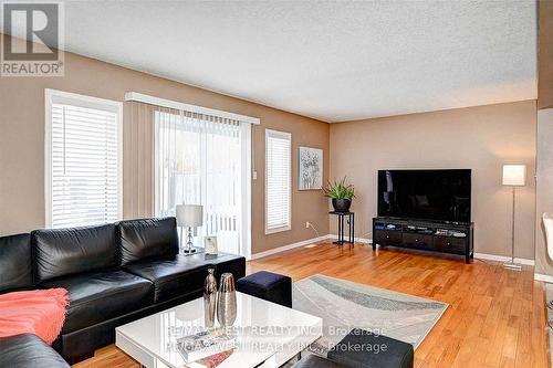 10 Verona Street, Kitchener, ON - Indoor Photo Showing Living Room