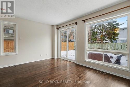 17 Festive Private, Ottawa, ON - Indoor Photo Showing Other Room