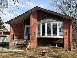 948 REYTAN BOULEVARD  Pickering, ON L1W 1Y7