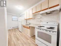 3 - 9928A BAYVIEW AVENUE  Richmond Hill, ON L4C 2L1