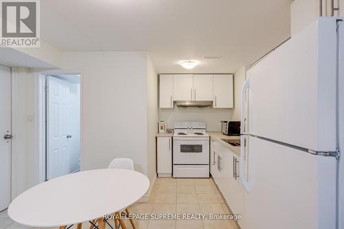 138 Driscoll Road, Richmond Hill, ON - Indoor Photo Showing Kitchen