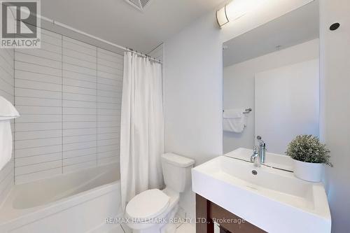 1207 - 840 Queens Plate Drive, Toronto, ON - Indoor Photo Showing Bathroom