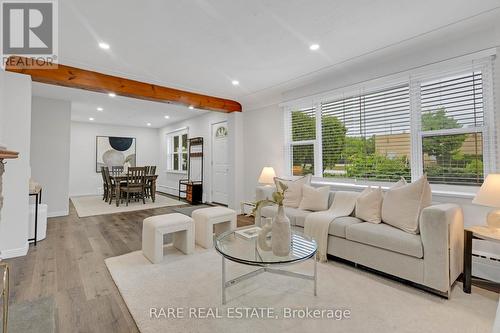 2073 Leighland Road, Burlington, ON - Indoor Photo Showing Living Room