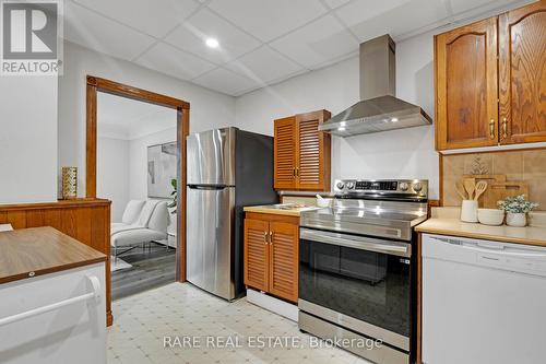 2073 Leighland Road, Burlington, ON - Indoor Photo Showing Kitchen