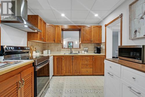 2073 Leighland Road, Burlington, ON - Indoor Photo Showing Kitchen