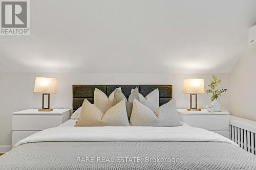 2073 Leighland Road, Burlington, ON - Indoor Photo Showing Bedroom