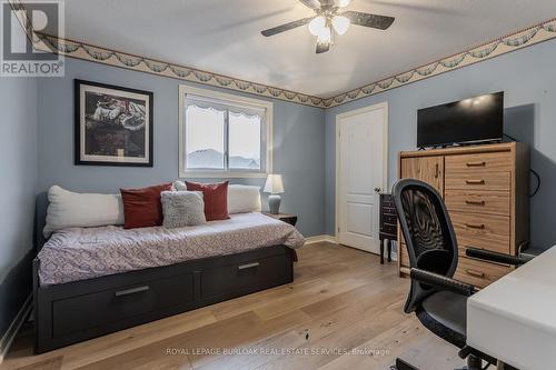 606 Williamson Court, Burlington, ON - Indoor Photo Showing Bedroom