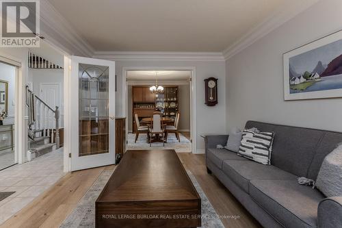 606 Williamson Court, Burlington, ON - Indoor Photo Showing Living Room