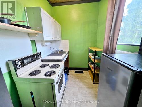 220 Emerald Street N, Hamilton, ON - Indoor Photo Showing Other Room