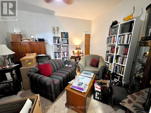 220 Emerald Street N, Hamilton, ON - Indoor Photo Showing Living Room