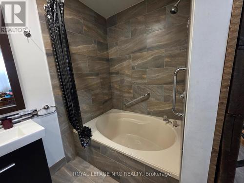 220 Emerald Street N, Hamilton, ON - Indoor Photo Showing Bathroom