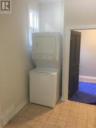 220 Emerald Street N, Hamilton, ON - Indoor Photo Showing Laundry Room