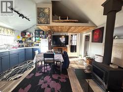 guest suite kitchen - 