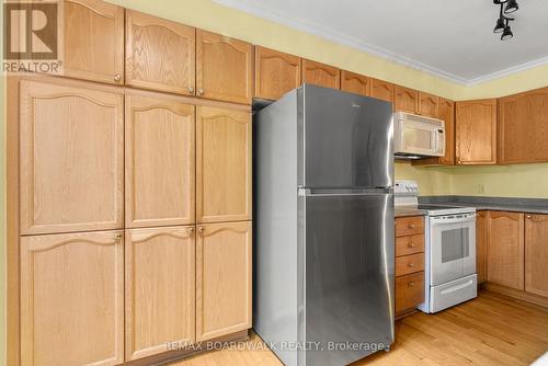 42 College Circle, Ottawa, ON - Indoor Photo Showing Kitchen