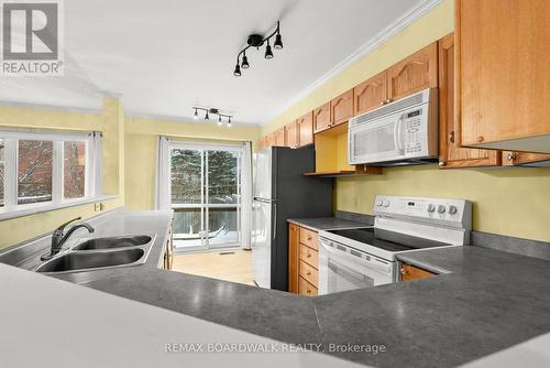 42 College Circle, Ottawa, ON - Indoor Photo Showing Kitchen With Double Sink