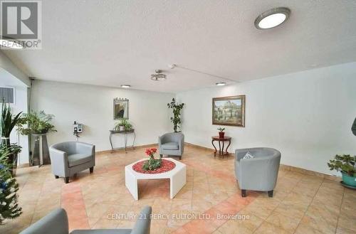 1712 - 301 Prudential Drive, Toronto, ON - Indoor Photo Showing Living Room