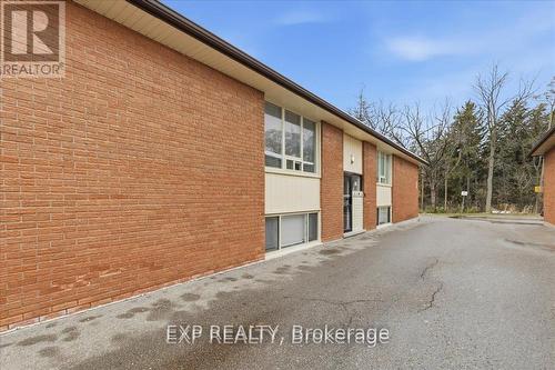 72 Barbara Crescent, Kitchener, ON - Outdoor