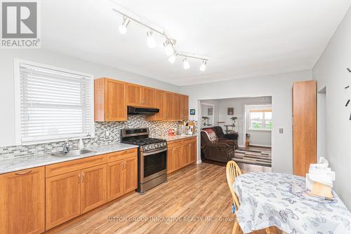 51 Beach Road, Hamilton, ON - Indoor Photo Showing Kitchen