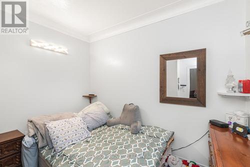 51 Beach Road, Hamilton, ON - Indoor Photo Showing Bedroom