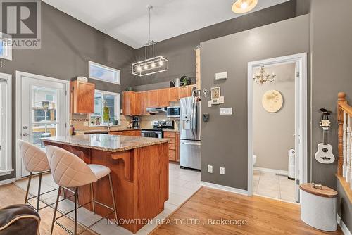 246 Gladeview Private, Ottawa, ON - Indoor Photo Showing Kitchen
