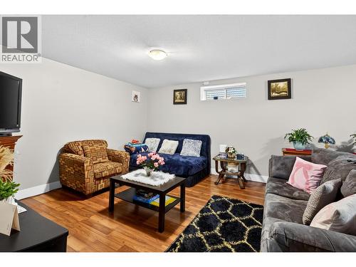 Unit 2 - 260 Ponto Road, Kelowna, BC - Indoor Photo Showing Living Room