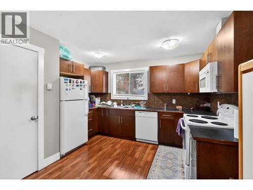 Unit 3 - 260 Ponto Road, Kelowna, BC - Indoor Photo Showing Kitchen With Double Sink