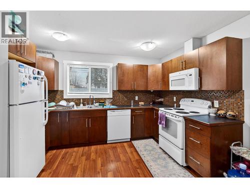 Unit 3 - 260 Ponto Road, Kelowna, BC - Indoor Photo Showing Kitchen With Double Sink