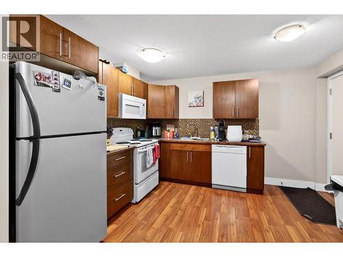 Unit 4 - 260 Ponto Road, Kelowna, BC - Indoor Photo Showing Kitchen With Double Sink