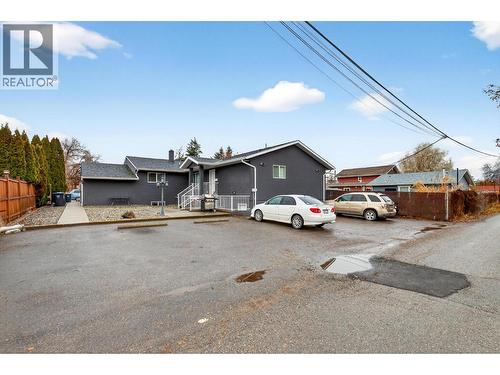 260 Ponto Road, Kelowna, BC - Outdoor