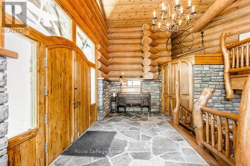 100 Melissa Lane, Tiny, ON - Indoor Photo Showing Other Room