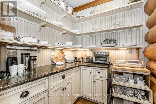 100 Melissa Lane, Tiny, ON - Indoor Photo Showing Kitchen
