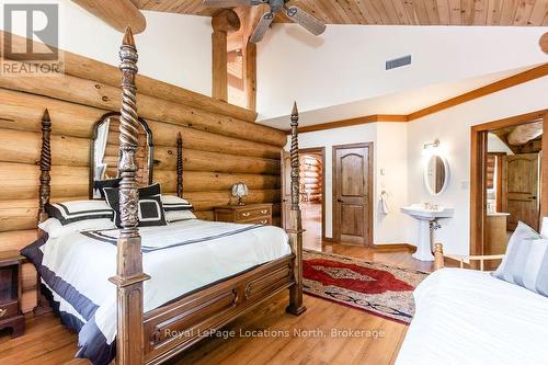 100 Melissa Lane, Tiny, ON - Indoor Photo Showing Bedroom