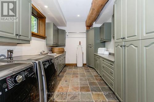 100 Melissa Lane, Tiny, ON - Indoor Photo Showing Kitchen