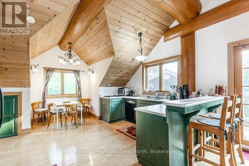 100 Melissa Lane, Tiny, ON - Indoor Photo Showing Dining Room