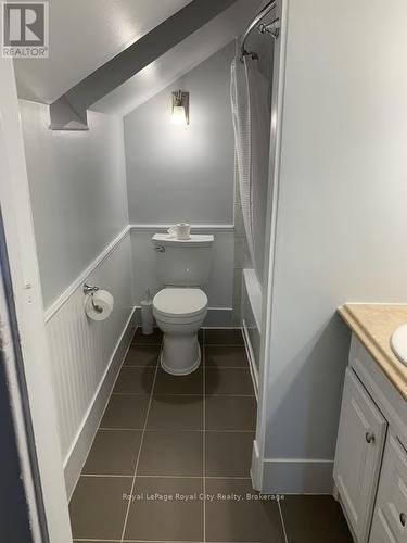81 Edinburgh Road N, Guelph (Downtown), ON - Indoor Photo Showing Bathroom